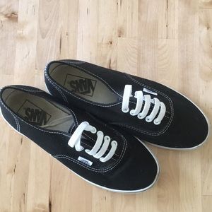 Vans Lo Pro sneaker in black